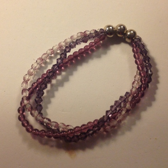 Handcrafted 3 strand bracelet with a twist - Picture 2 of 4
